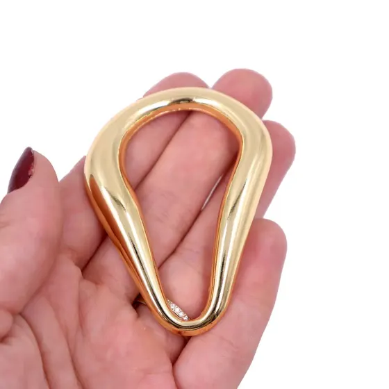 Fivela Triangular Organica Cataforetica Em Zamak Com 02 Unidades - Dourado
