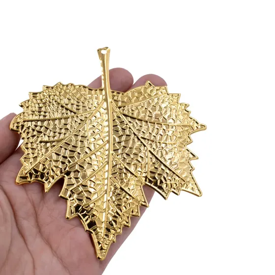 Pingente Folha De Outono 105X95Mm Em Ferro Com 50 Pecas - 073 Dourado