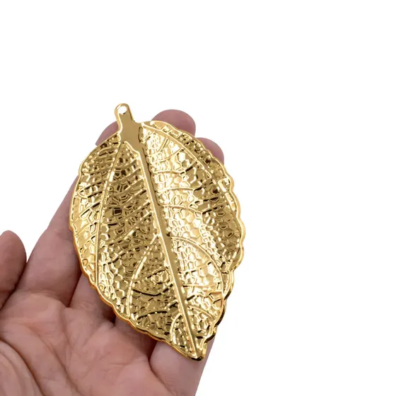 Pingente Folha 53X88Mm Em Ferro Com 50 Pecas - 073 Dourado