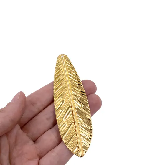 Pingente Folha 28X93Mm Em Ferro Com 80 Pecas