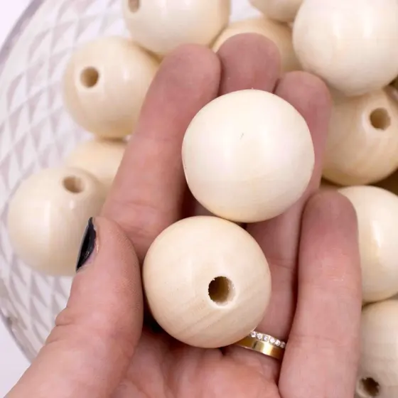 Bola Passante 30Mm Em Madeira Com 500G