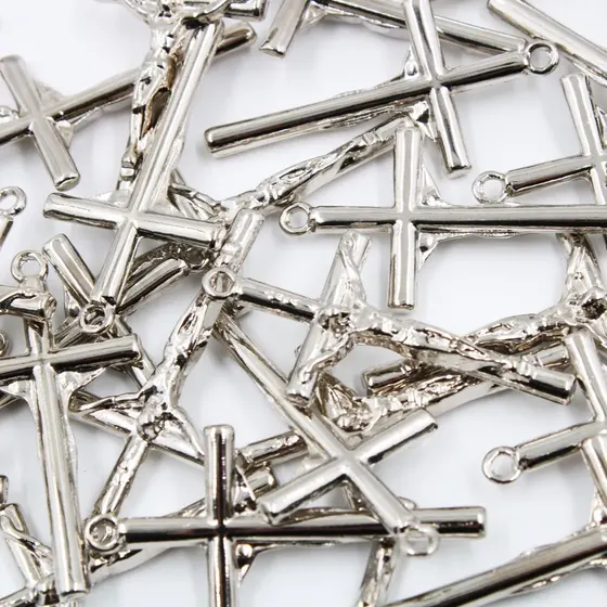 Pingente Cruz Simples Com Cristo 40X20Mm Em Zamac Com 100Gr