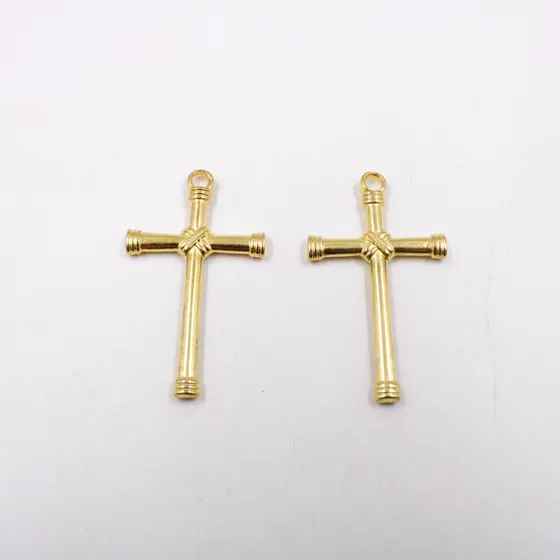 Pingente Cruz 47X27Mm Em Zamac Com 100Gr - Dourado