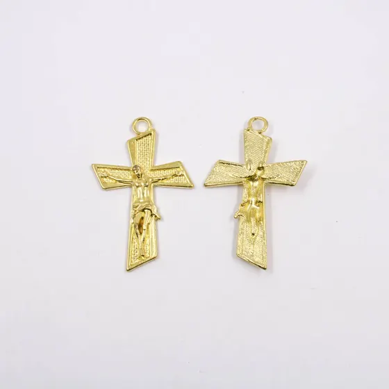 Pingente Crucifixo Trabalhado 62X35Mm Em Zamac Com 12 Pecas - Dourado