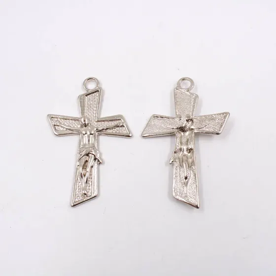Pingente Crucifixo Trabalhado 62X35Mm Em Zamac Com 12 Pecas - Niquel
