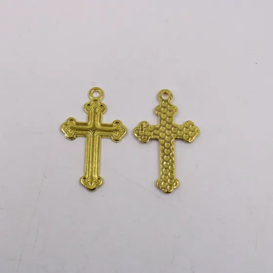 Pingente Cruz Trabalhada 43X30Mm Em Zamac Com 02 Pecas - Ouro Velho