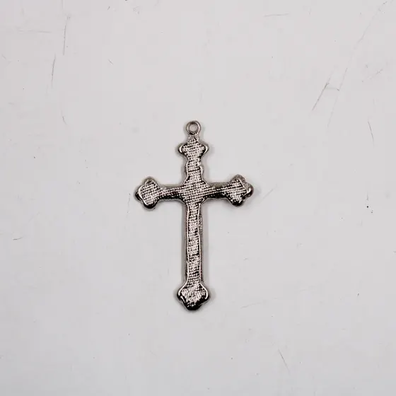 Pingente Cruz Trabalhada 51X31Mm Em Zamac Com 12 Pecas - Niquel