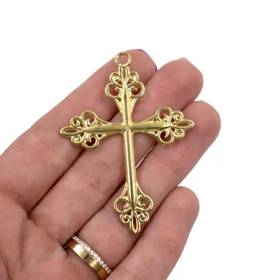 Pingente Cruz Rustica 58X43Mm Em Zamac Com 12 Pecas - Dourado