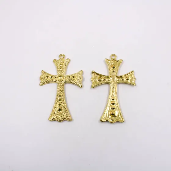 Pingente Cruz Trabalhada 85X52Mm Em Zamac Com 02 Pecas - Dourado