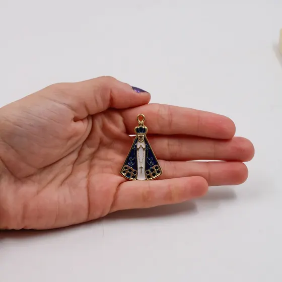 Pingente Cataforetico Resinado Nossa Senhora Aparecida 38X24Mm Em Zamac Com 04 Pecas - Dourado