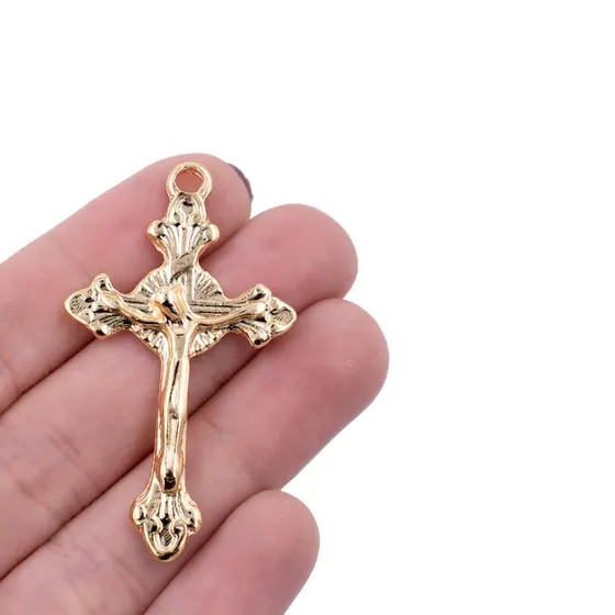 Pingente Crucifixo Trabalhado Cataforetico 48X28Mm Em Zamac Com 10 Pecas - Dourado
