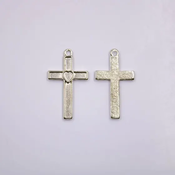 Pingente Cruz Com Coracao 38X22Mm Em Zamac Com 18 Pecas - Niquel