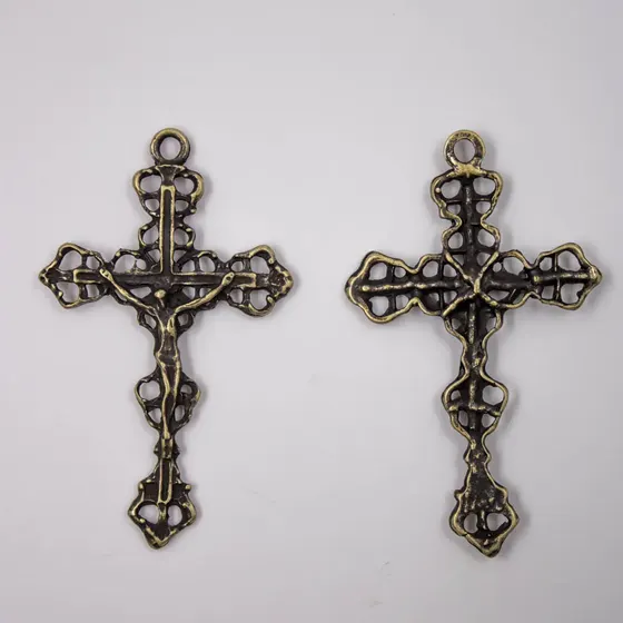 Pingente Crucifixo Vazado 76X46Mm Em Zamac Com 2 Pecas - Ouro Velho