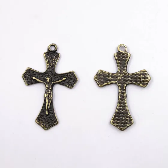 Pingente Crucifixo Com Escrita 42X27Mm Em Zamac Com 18 Pecas - Ouro Velho