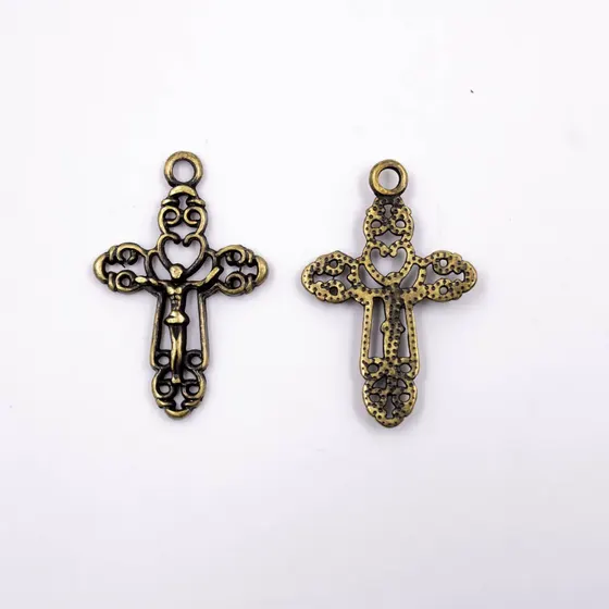 Pingente Crucifixo Vazado 32X21Mm Em Zamac Com 24 Pecas - Ouro Velho