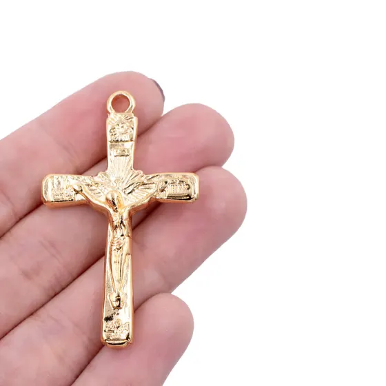 Pingente Cataforetico Crucifixo Alto Relevo 51X30Mm Em Zamac Com 05 Pecas - Dourado