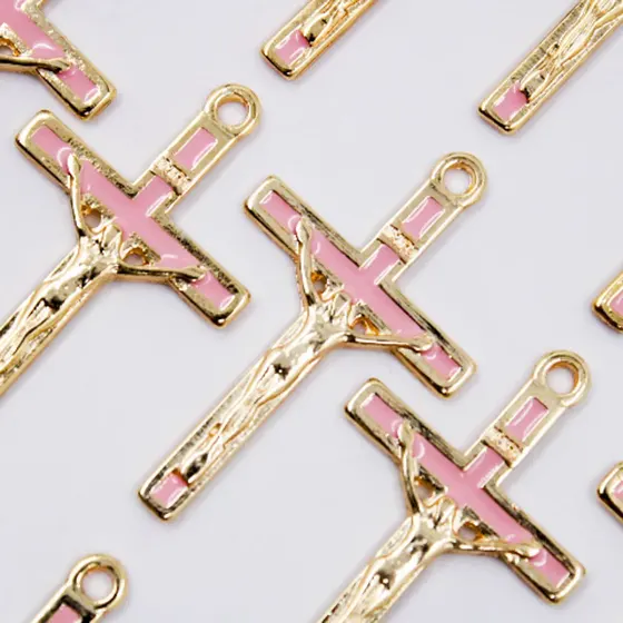 Entremeio Cataforetico Resinado Crucifixo 43X25Mm Em Zamac Com 10 Pecas - Rosa Claro