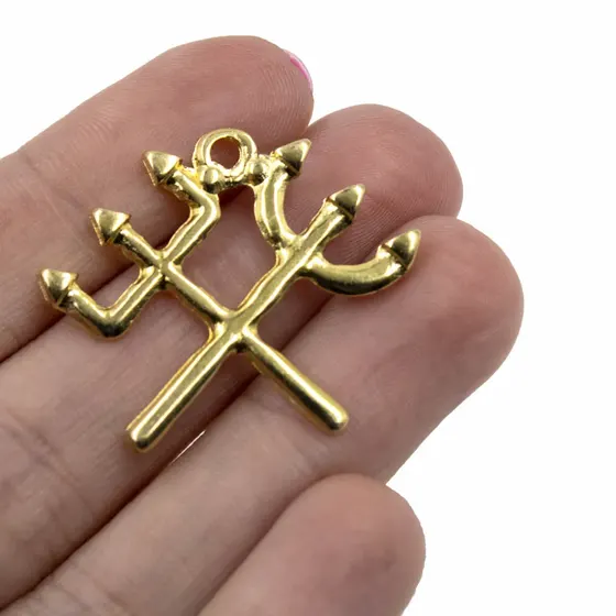 Pingente Tridente Cruzado Exu 32X28Mm Em Zamac Com 12 Pecas - Dourado