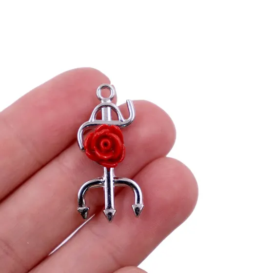 Pingente Tridente Com Flor 30Mm Em Zamak Com 07 Pecas
