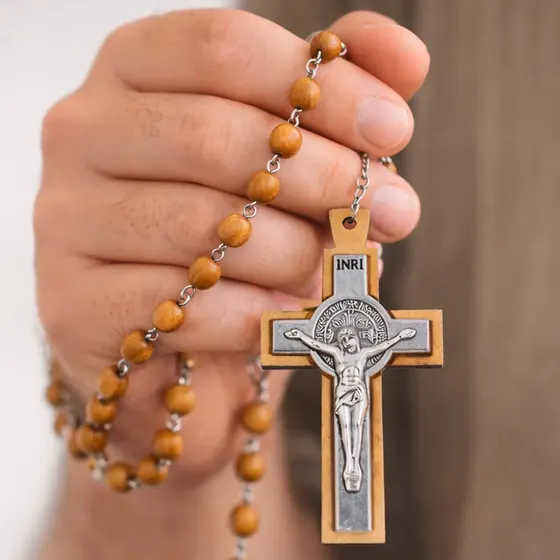 Pingente Crucifixo Inri 54X30Mm Em Madeira Com 20 Pecas