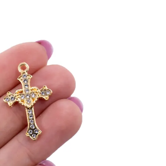 Pingente Cruz Com Coracao E Strass 18X28Mm Em Zamac Com 30 Unidades - 073 Dourado