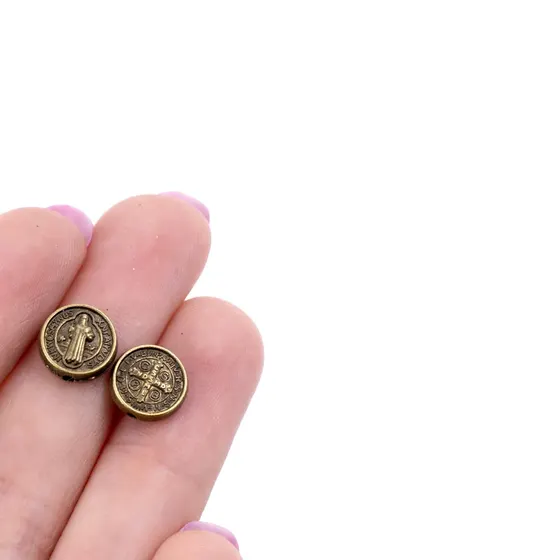 Entremeio Medalha Sao Bento 10Mm Em Zamac Com 250G