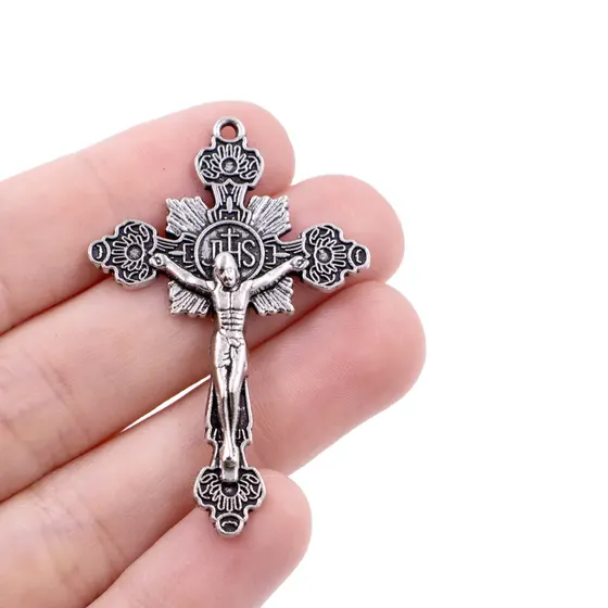 Pingente Crucifixo 31X50Mm Em Zamac Com 250 Gramas