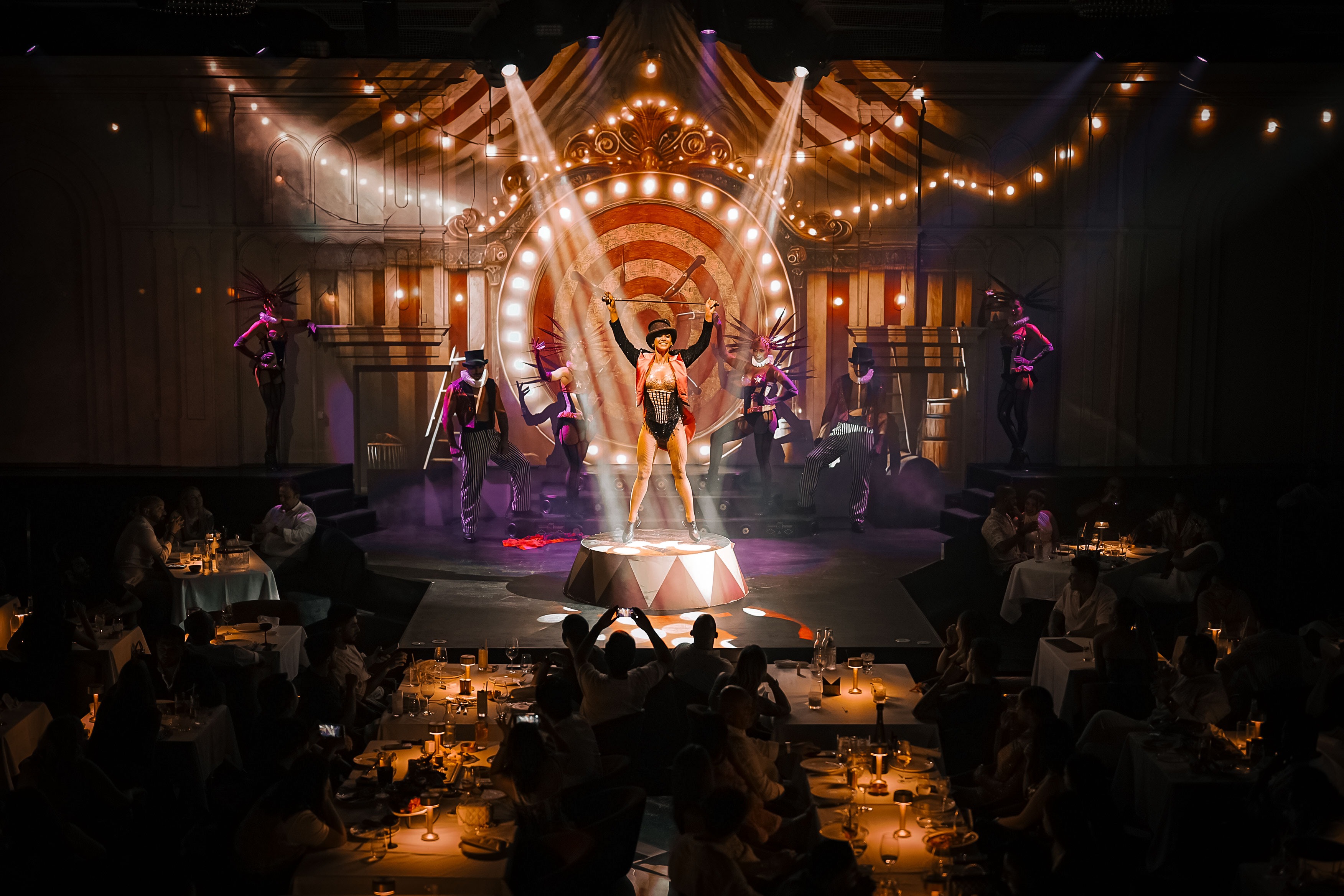 DREAM DINNER SHOW DUBAI - BAR - 10:00 PM - WED