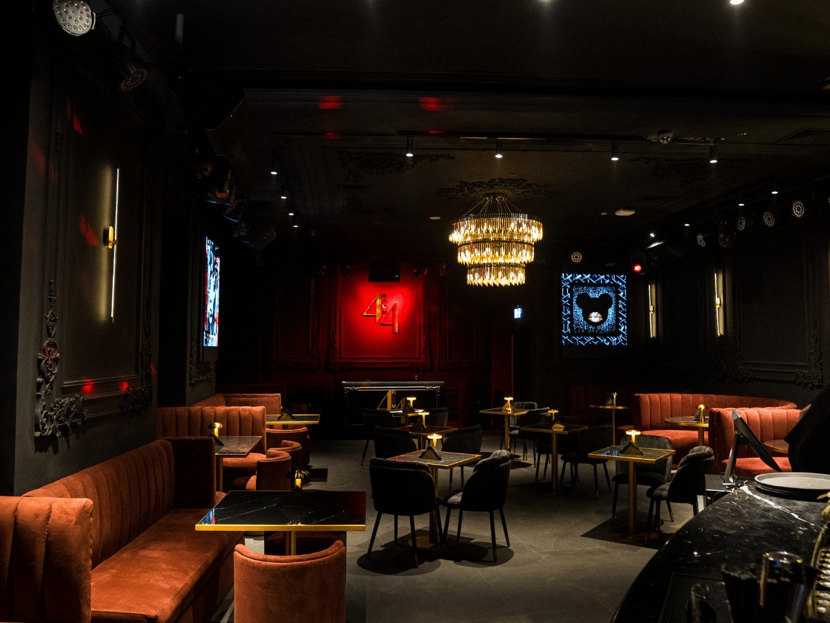ROOM 44 - DINNER - 10:00 PM - SUN