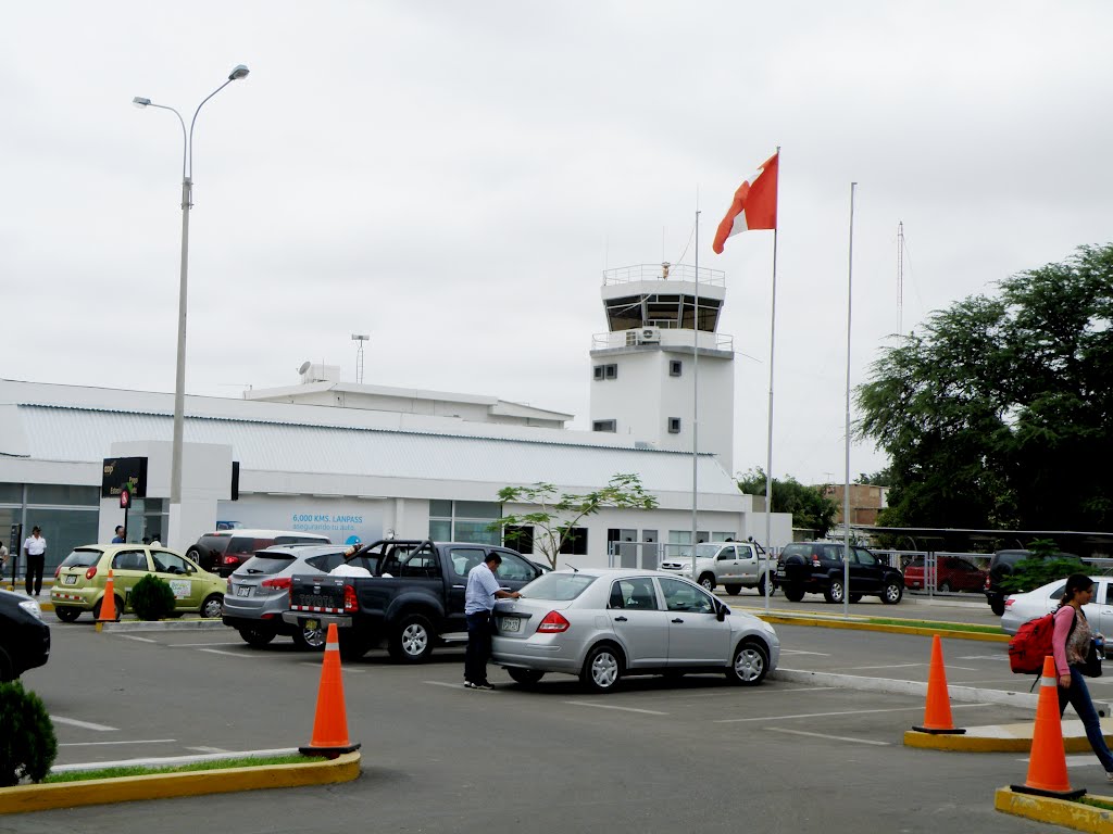 Pasajero muere en avión y retrasa vuelos en Piura