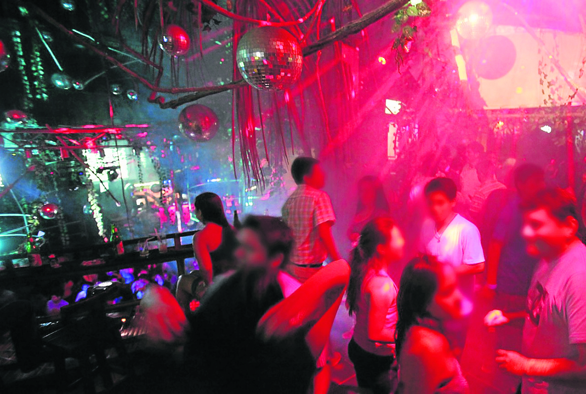Piden fiscalización de bares en Veintiséis de Octubre
