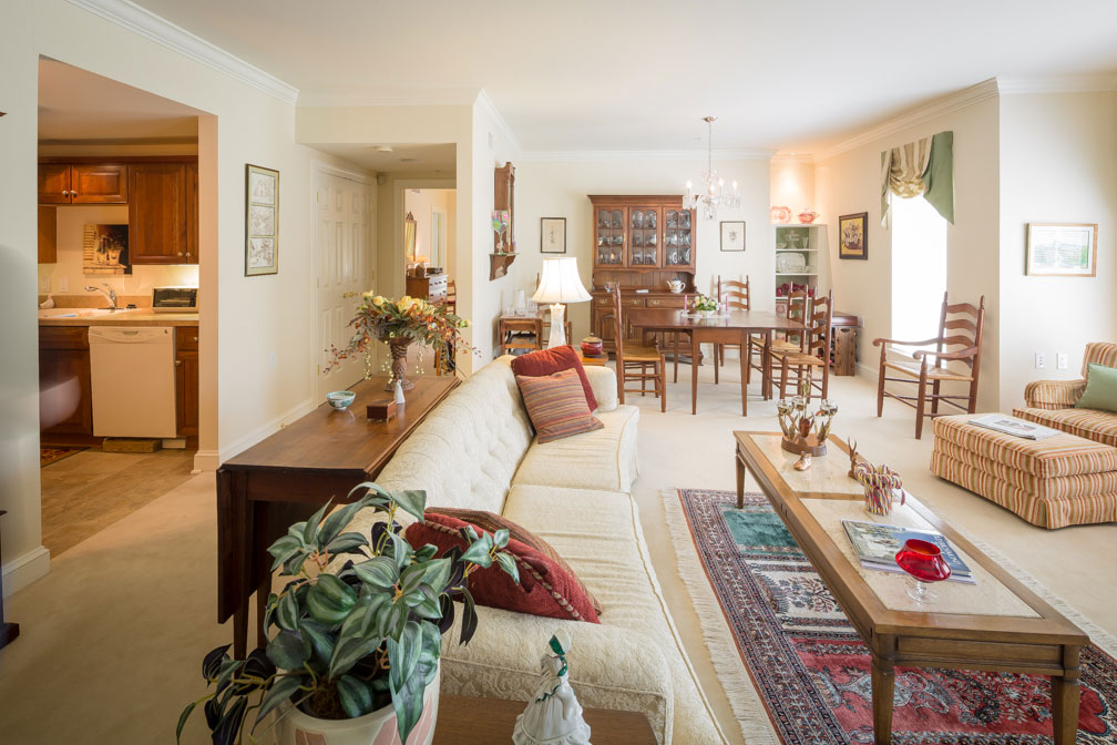 Assisted Living and Memory Care Living and Dining Room area at a Senior apartment at Lakewood