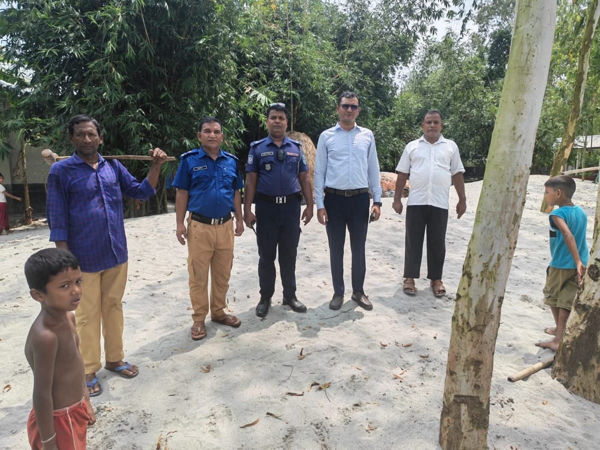 হাতীবান্ধায় অবৈধ বালু উত্তোলনের বিরুদ্ধে মোবাইল কোর্ট: ৫০ হাজার টাকা জরিমানা, সরঞ্জাম জব্দ