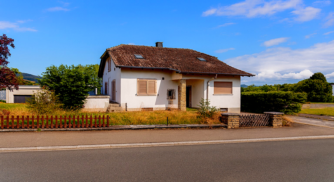 Jura-CH-2950 Courgenay Maison familiale avec vaste parcelle & terrasses plein sud