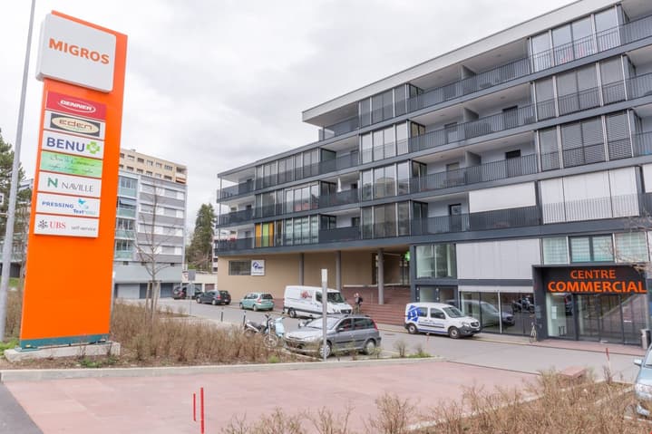 Commercial à louer 1 pièce à 1700 Fribourg - Fribourg
