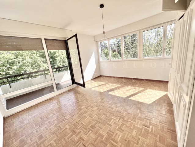 Appartement à louer 8 pièces à 1206 Genève - Genève