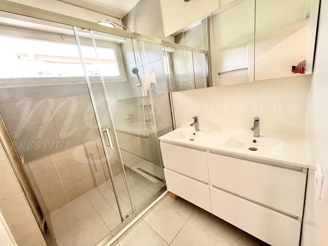 Appartement à louer 8 pièces à 1206 Genève - Genève