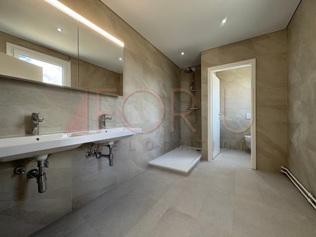 Appartement à louer 6.5 pièces à 1202 Genève - Genève