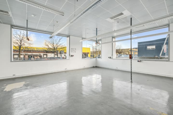 Commercial à louer à 1228 Plan-les-Ouates - Genève