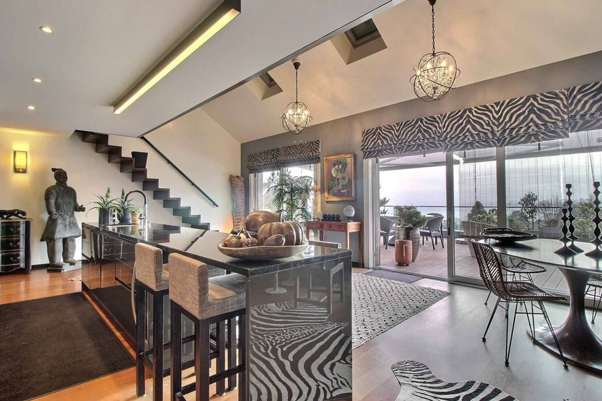 Magnifique attique en duplex avec vue imprenable sur le lac