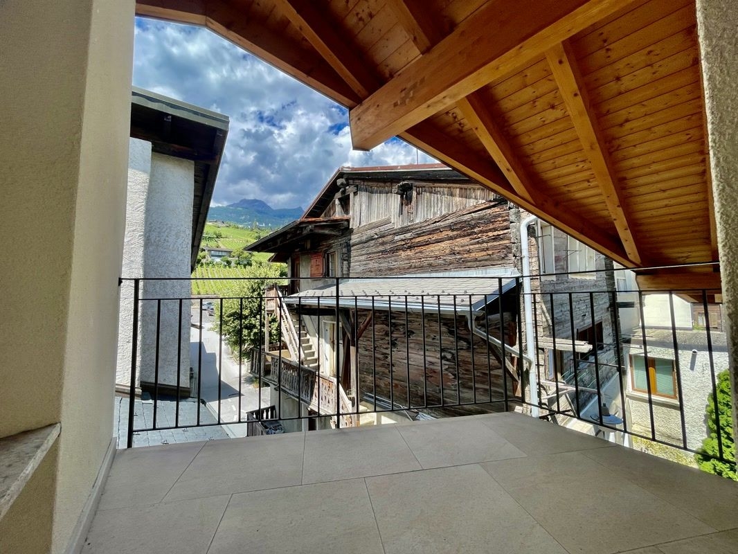 Maison villageoise pleine de charme et entièrement rénovée au coeur de Muraz à Sierre, avec local pour rendement