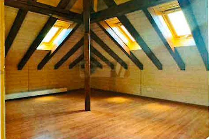  Appartement duplex 6p dans une jolie maison, 2200fr à Moudon 