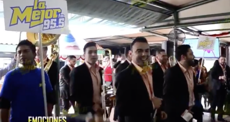 Emociones Pasajeras con El Recodo