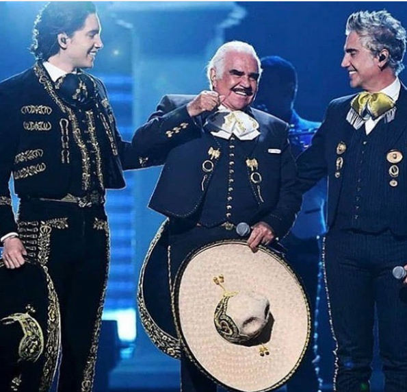 Vicente Fernández, Alex Fernández y su nieto