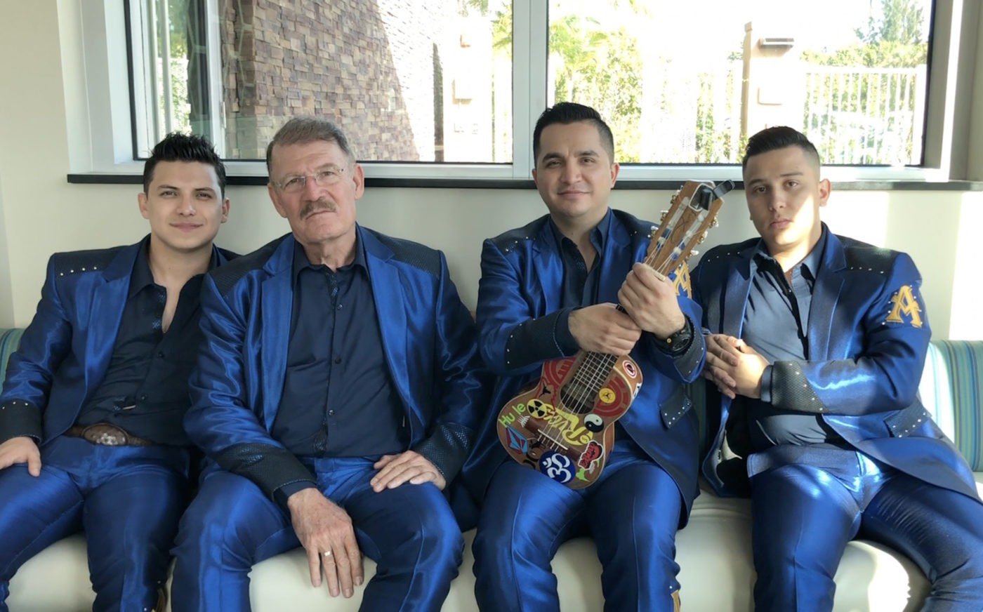 La Arrolladora Banda El Limón