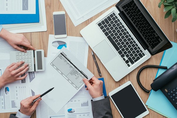 The Importance of Accurate Pay Stubs for Contractors