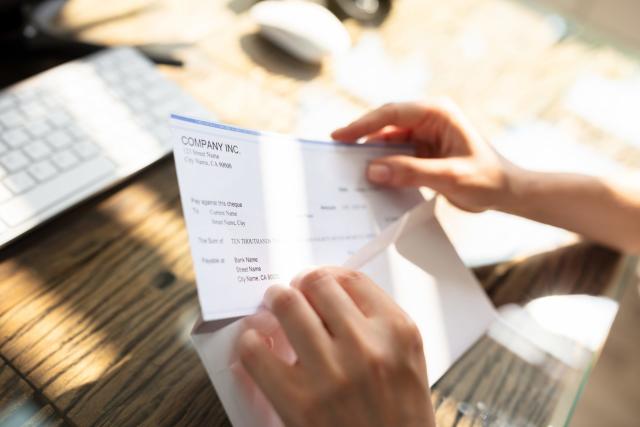 How to Create Professional Pay Stubs for Your Contracting Business