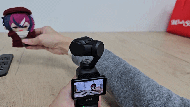 DJI Osmo Pocket 3 的智慧跟隨功能，將主角牢牢鎖定，完全不用擔心拍攝沒跟到