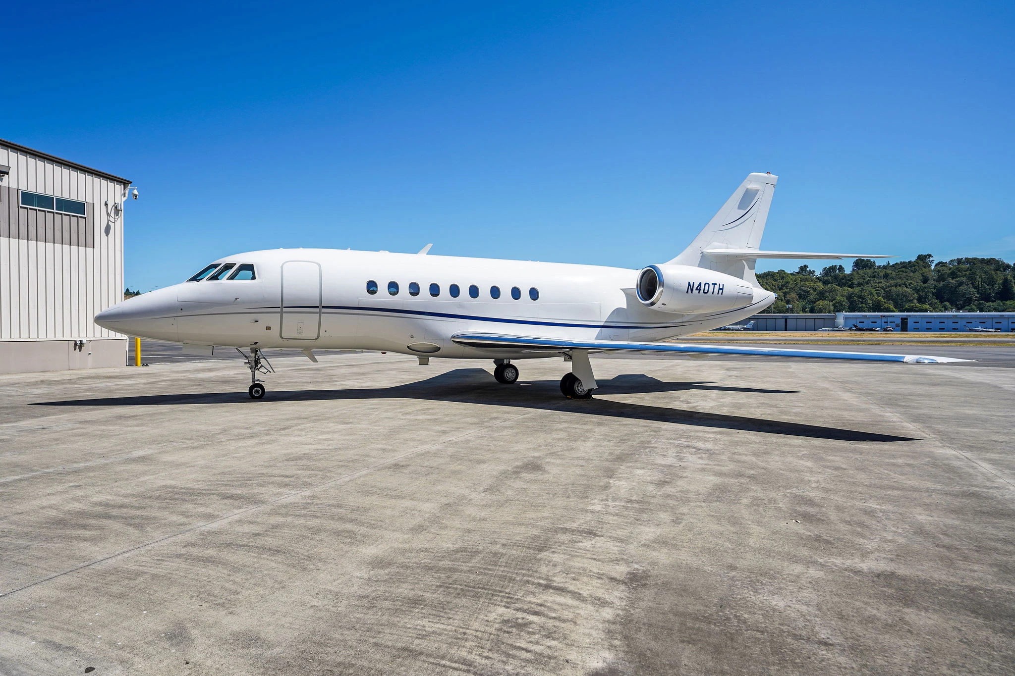 Dassault Falcon 2000EX3731 Thumbnail