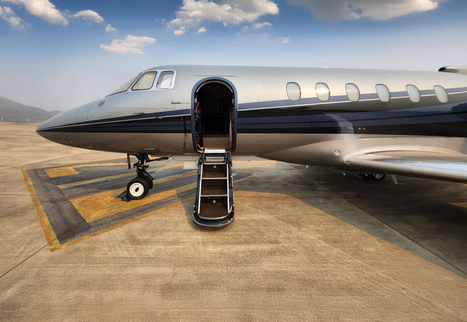 Hawker 800XP